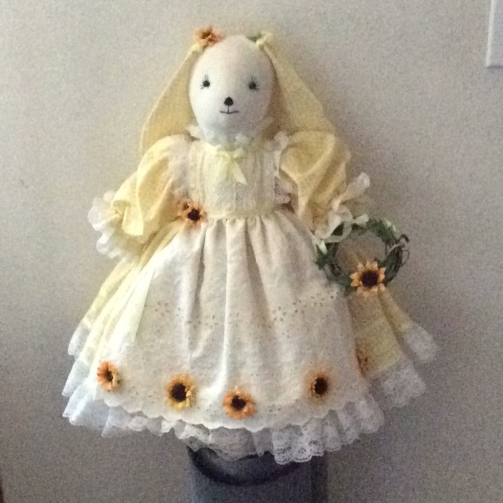 Rabbit doll - Picture 3 of 3